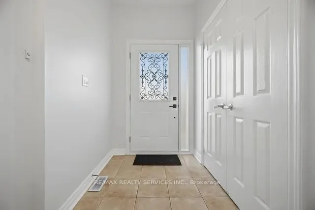 160 Marycroft Court — photo 2