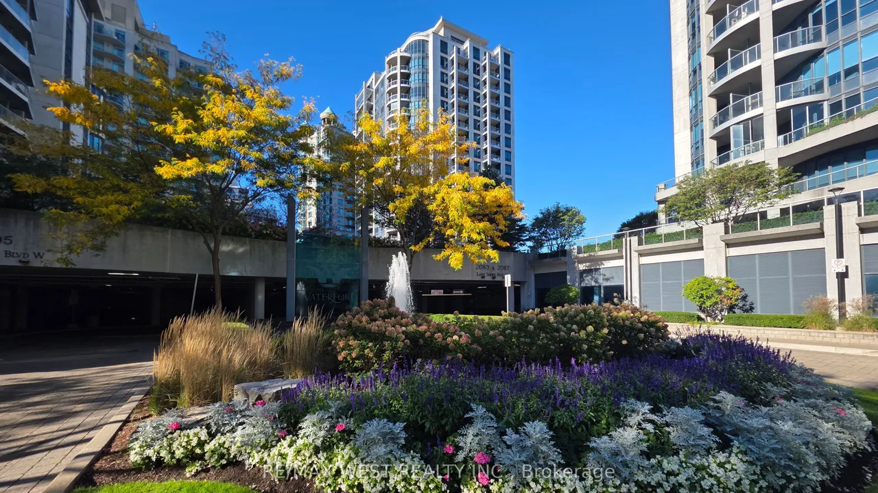 2083 Lake Shore Boulevard, Unit 914