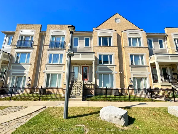 60 Fairwood Circle, Unit 136