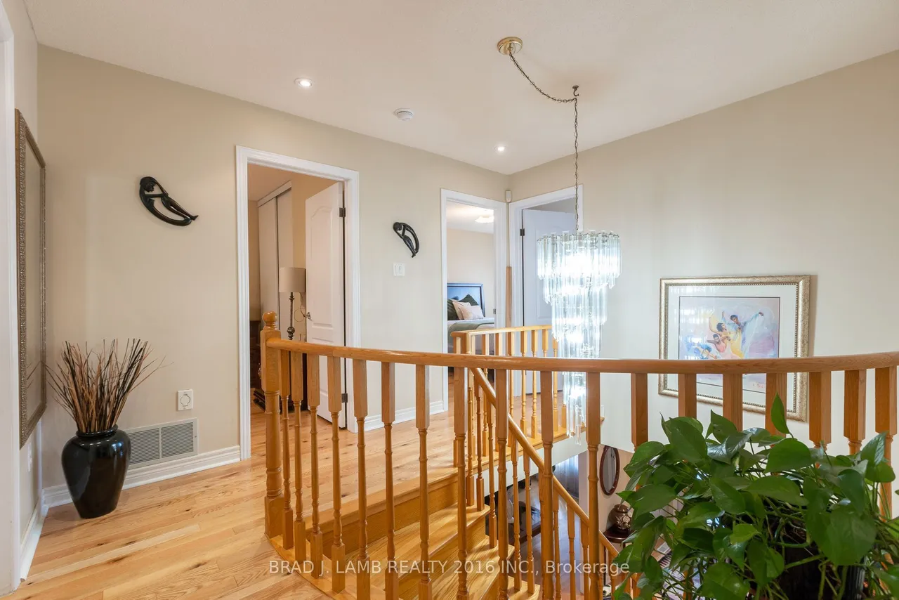 8 Burnley Place — photo 3