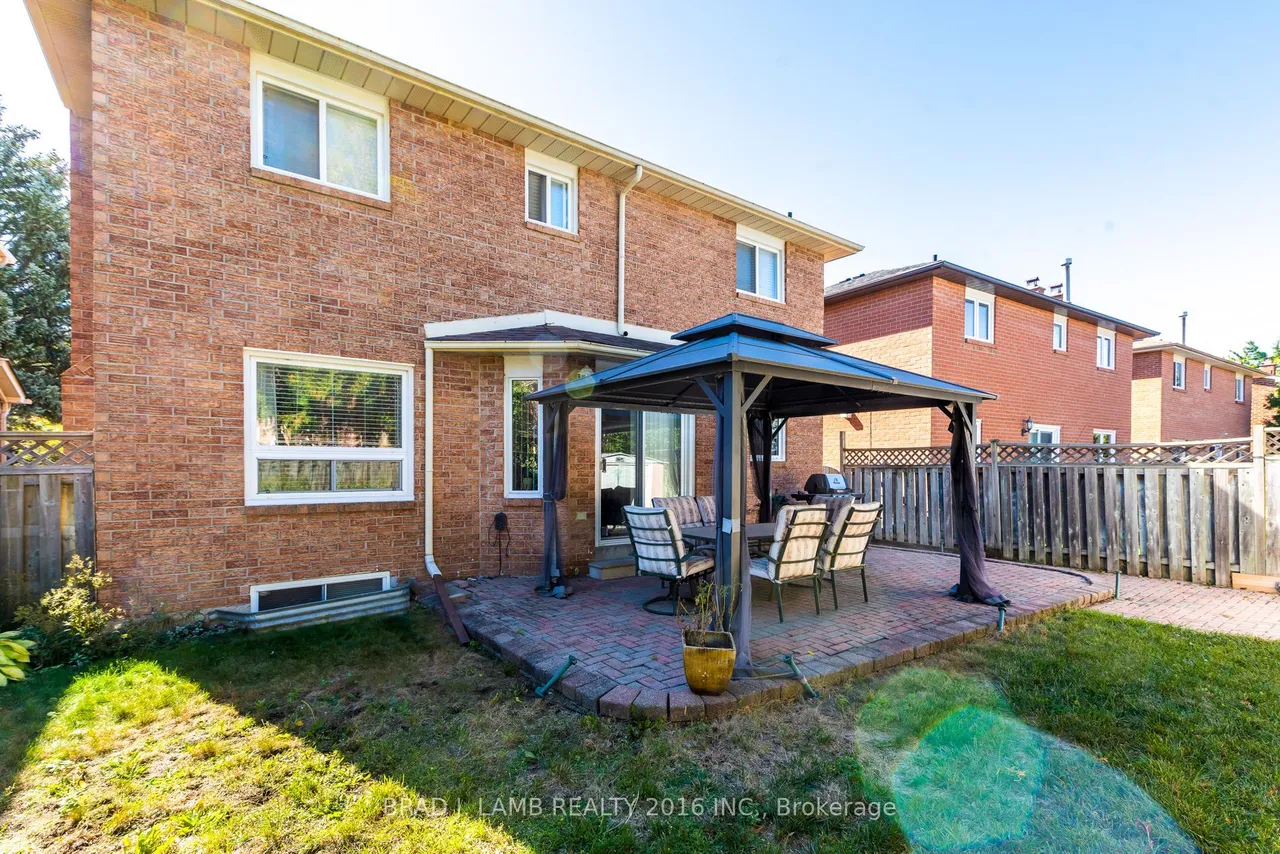 8 Burnley Place — photo 32
