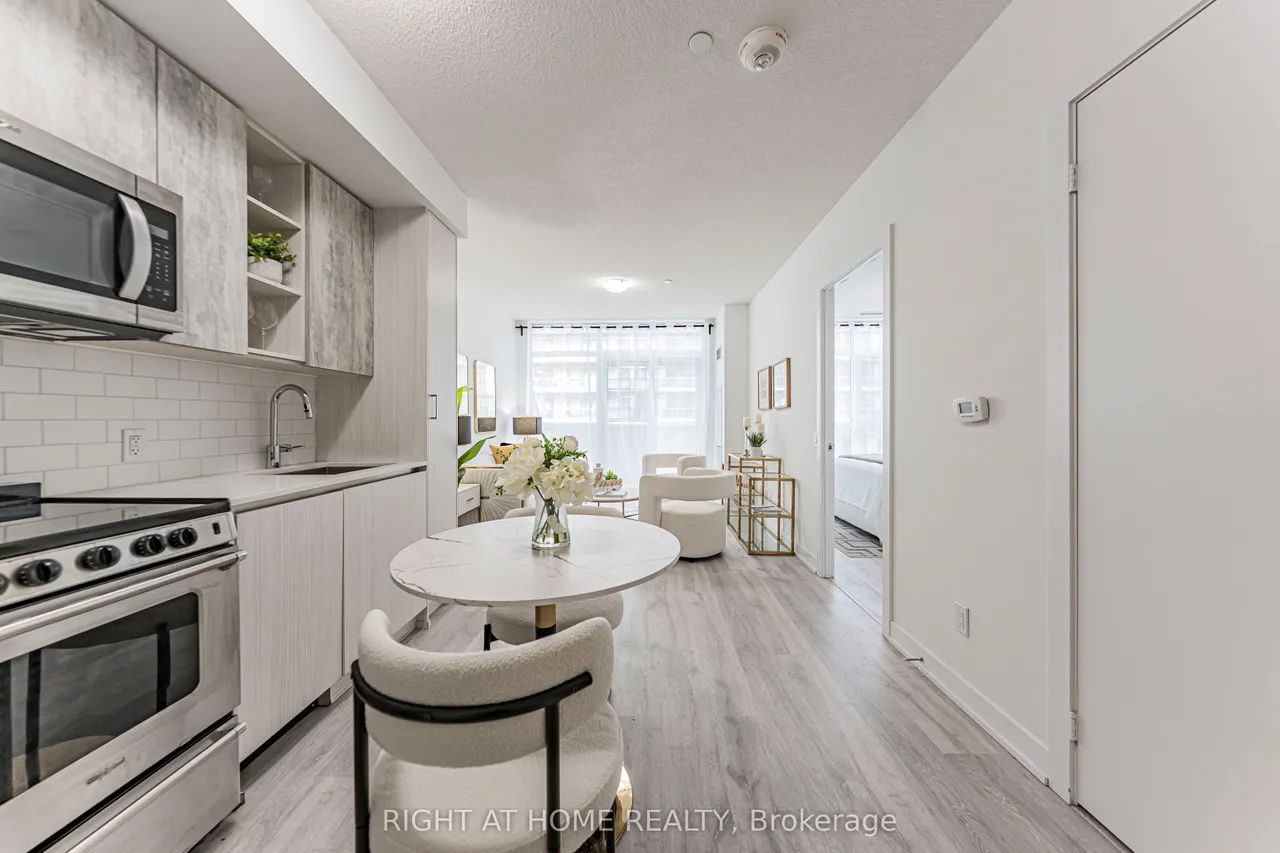 251 Manitoba Street, Unit 402 — photo 3