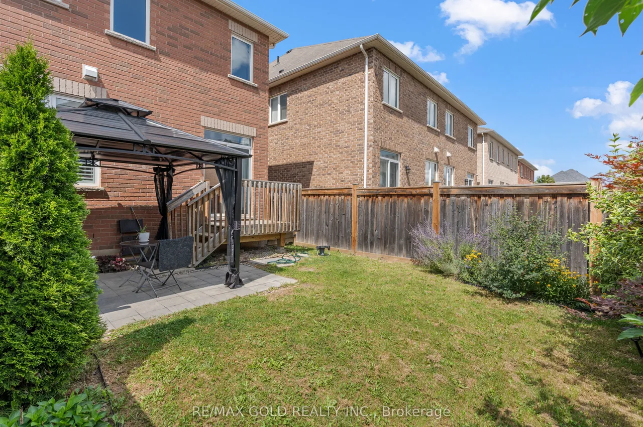 15 Antibes Drive — photo 33