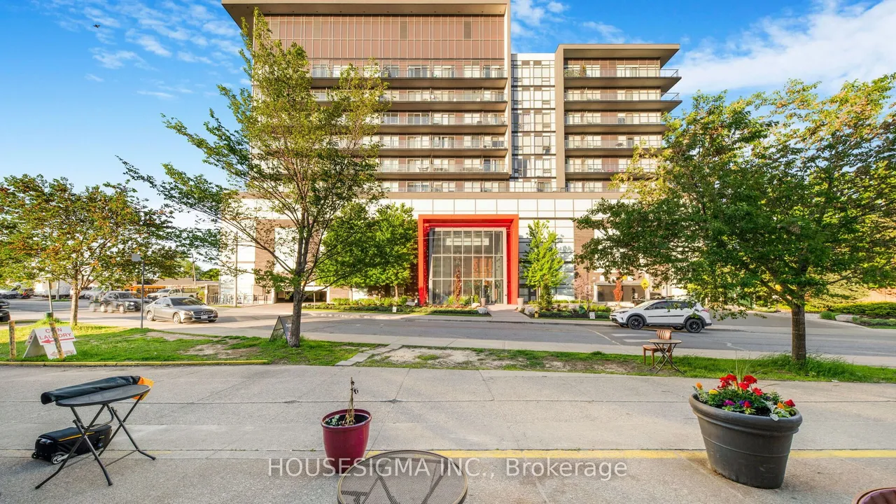 15 James Finlay Way, Unit 1103