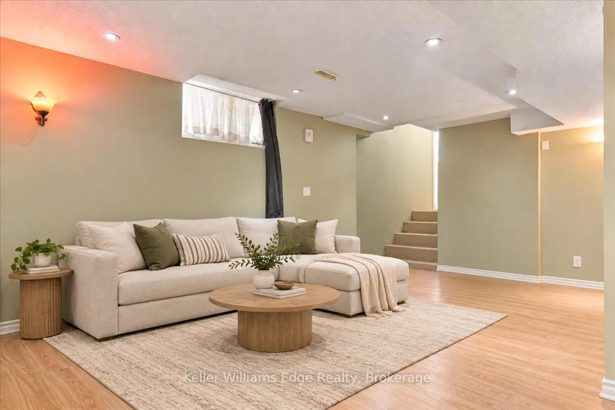 671 Twain Avenue — photo 33