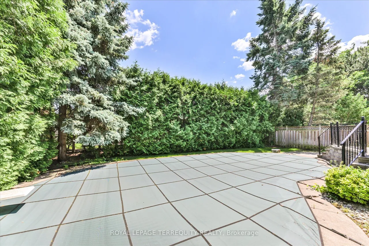 2216 Dunvegan Avenue — photo 39