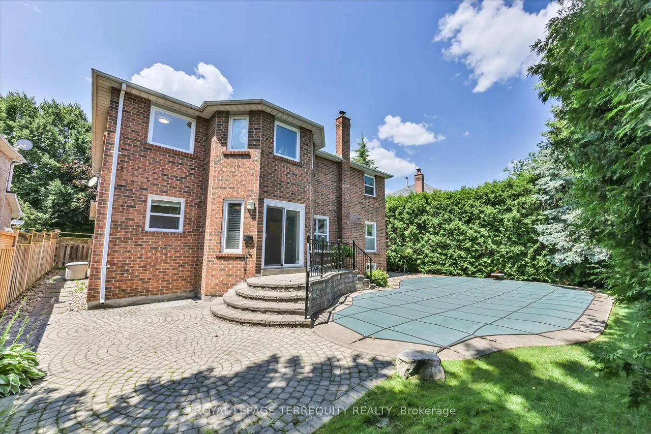 2216 Dunvegan Avenue — photo 40