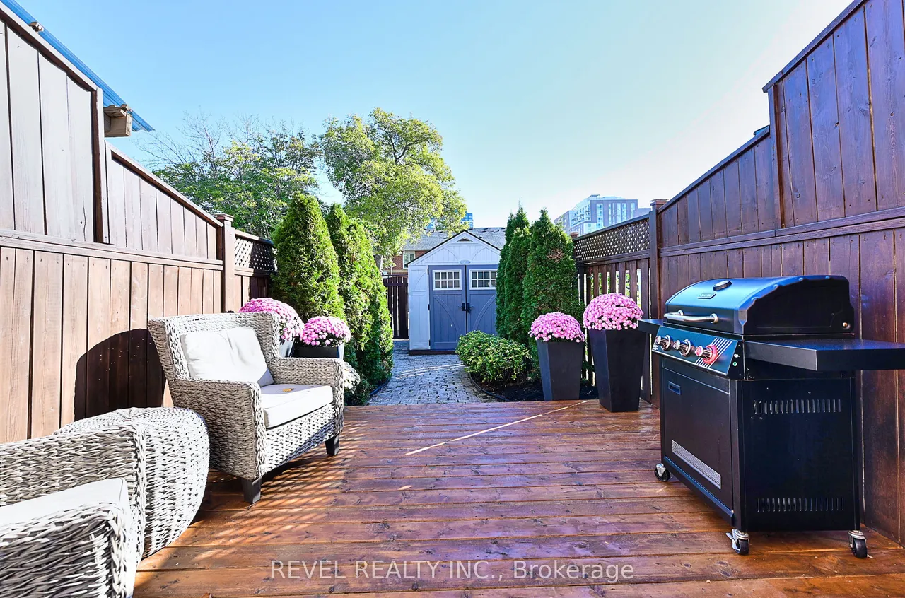399 Perth Avenue — photo 20