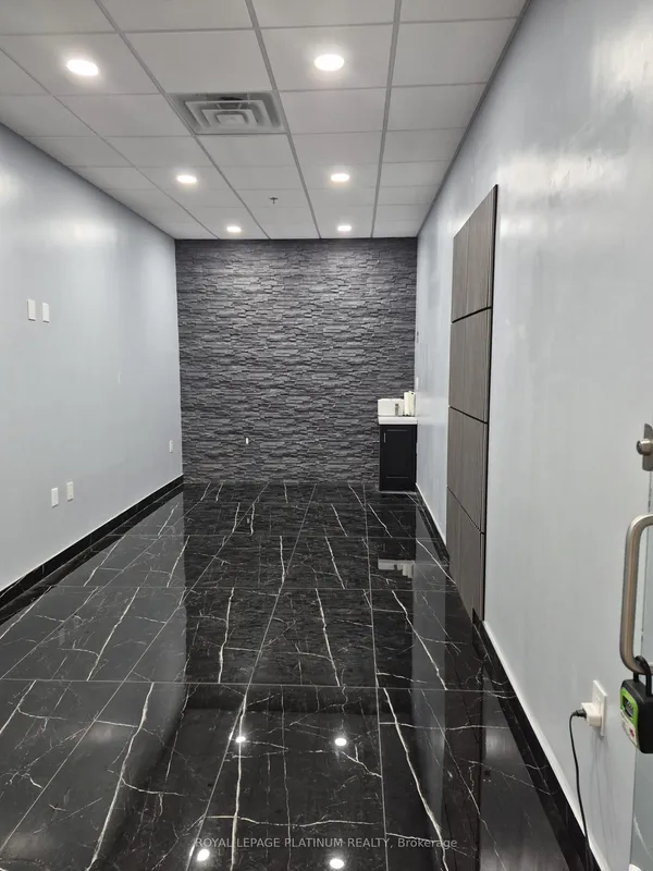 7215 Goreway Drive, Unit 1C29