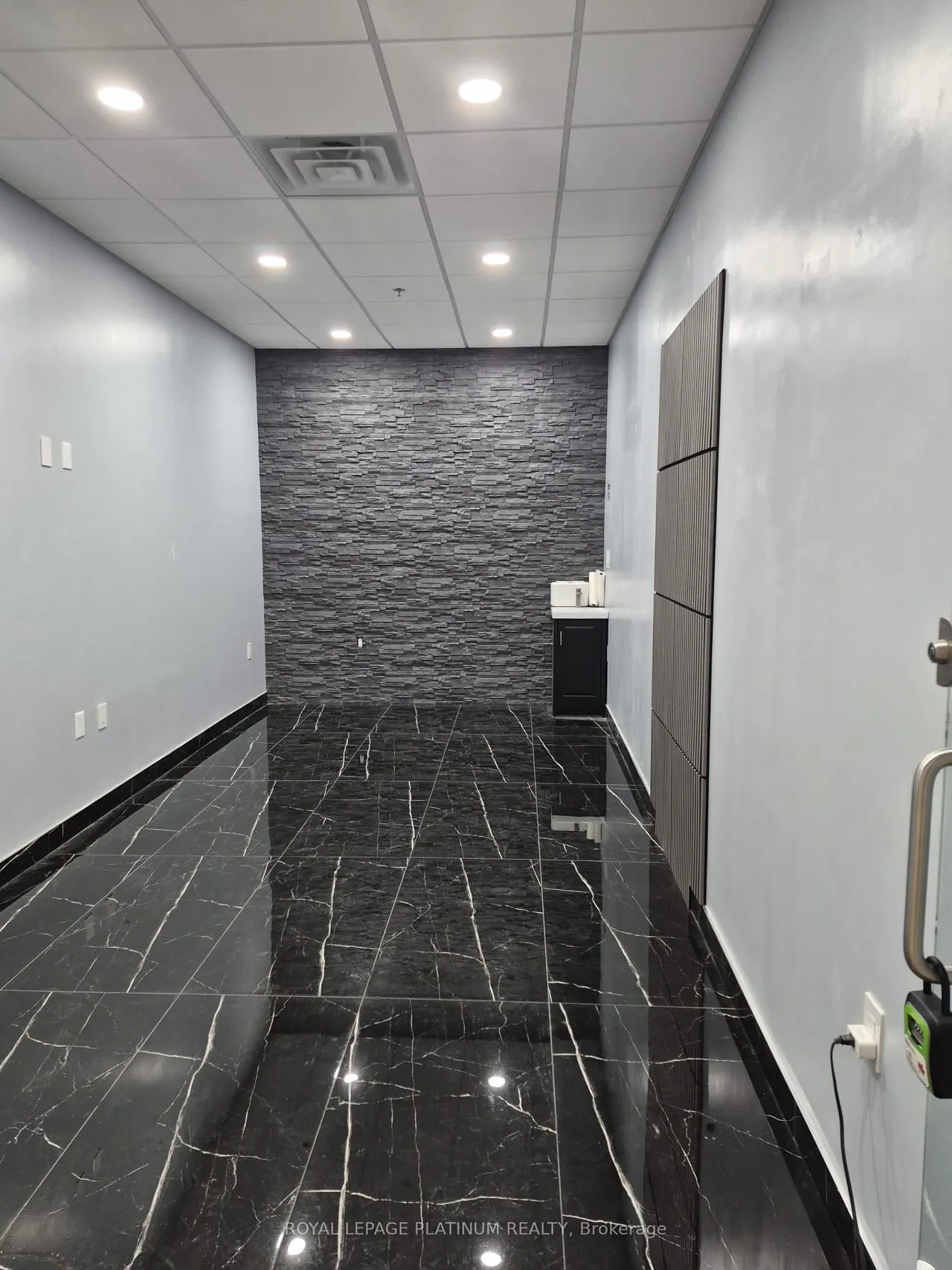 7215 Goreway Drive, Unit 1C29