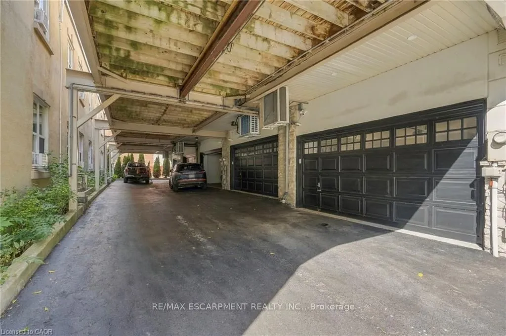 305 Randall Street — photo 30