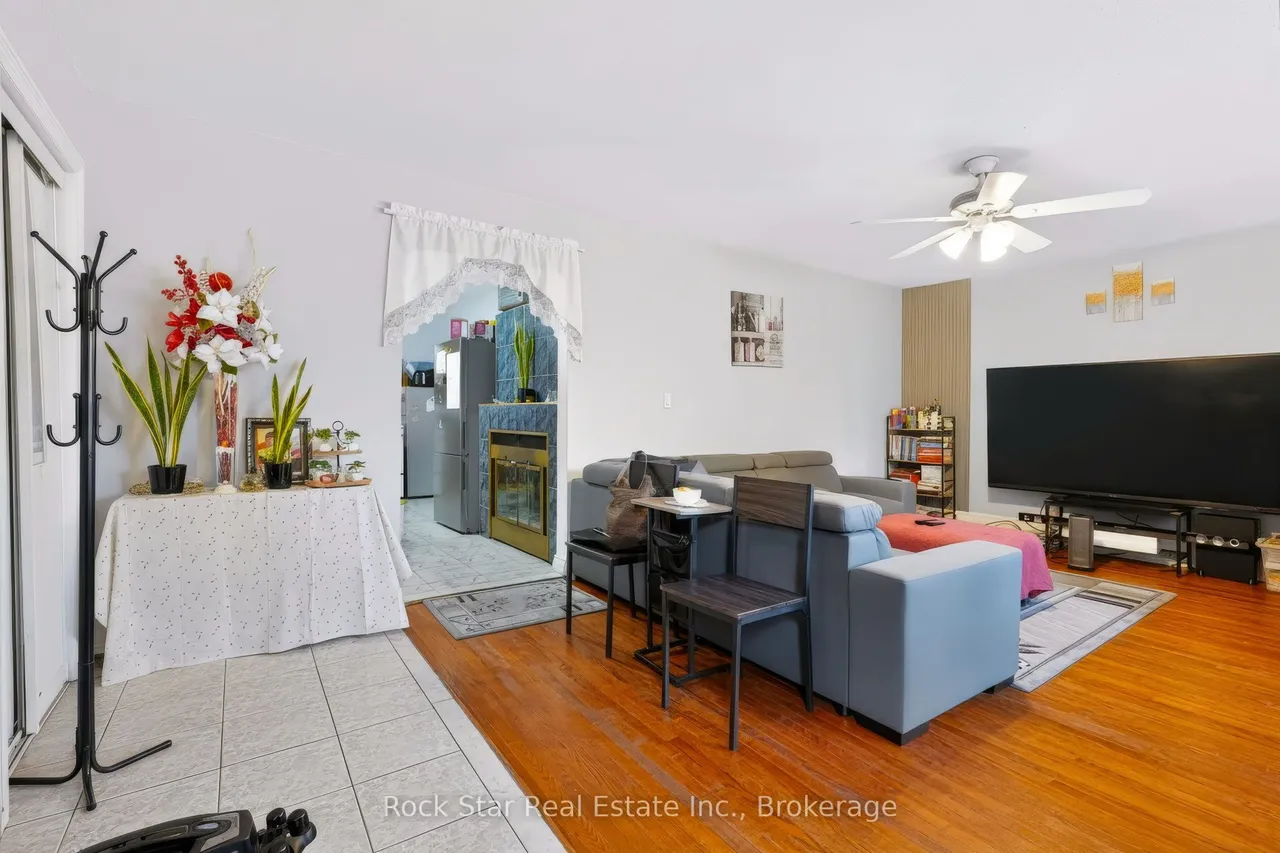 1162 Northmount Avenue — photo 3