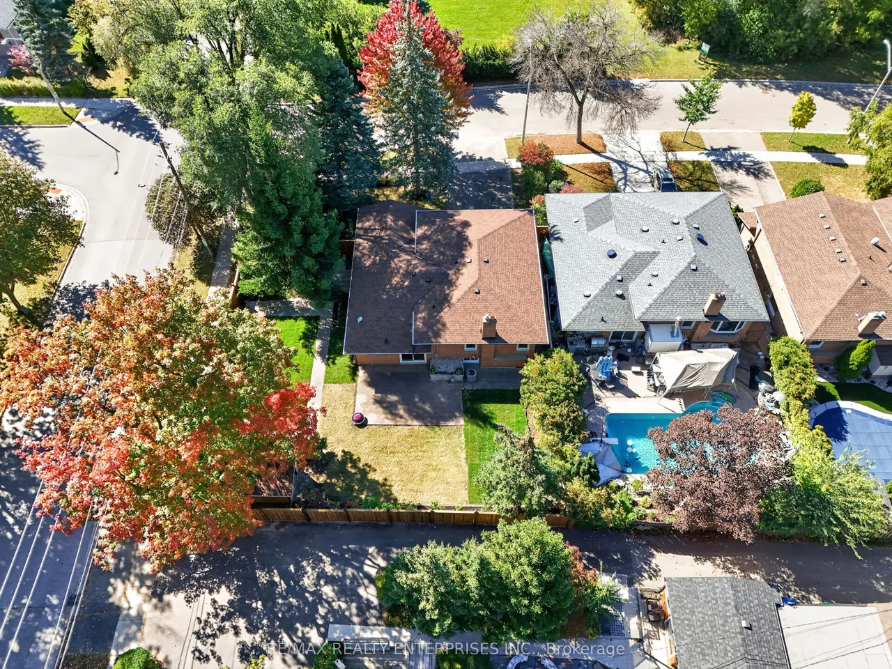 2389 Frayne Court — photo 39
