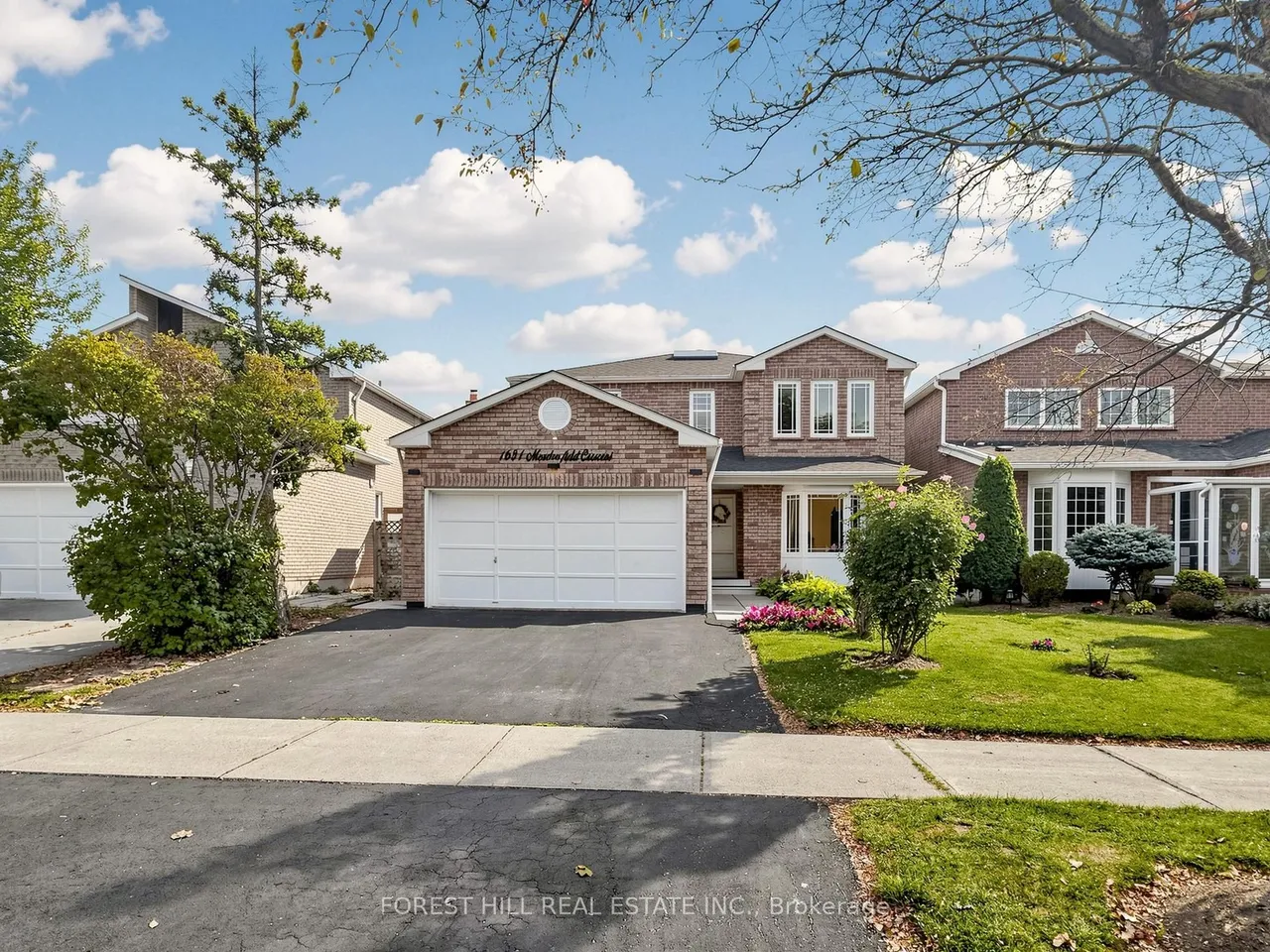 1631 Meadowfield Crescent — photo 2