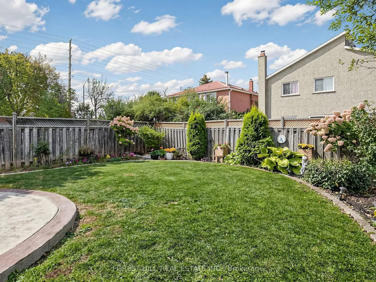 1631 Meadowfield Crescent — photo 47