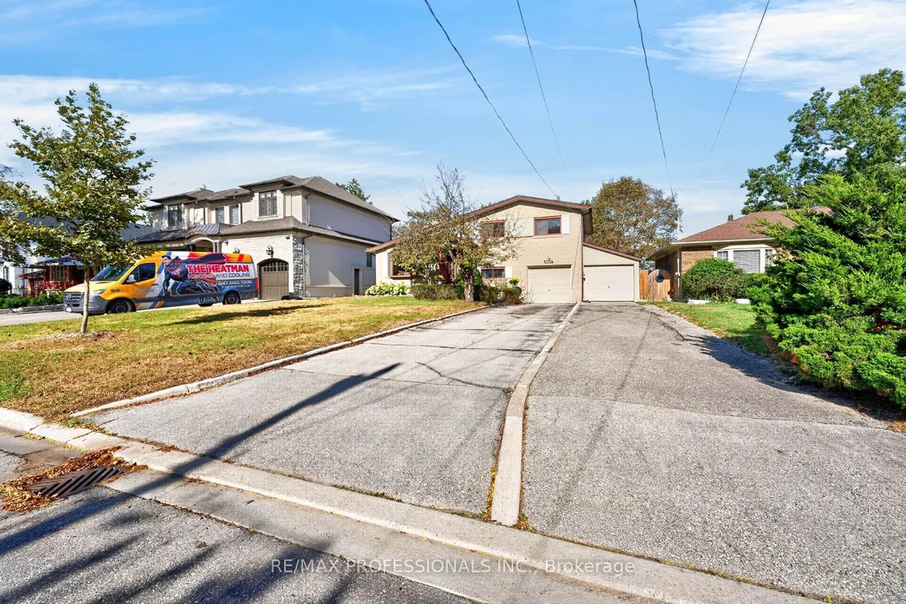 2467 Edenhurst Drive — photo 3