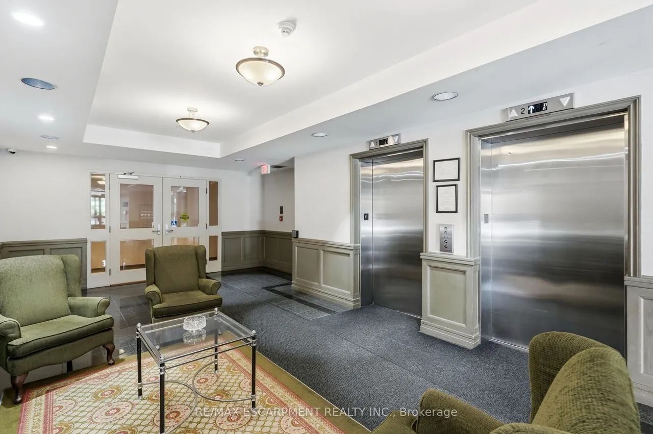 2199 Sixth Line, Unit 208 — photo 2