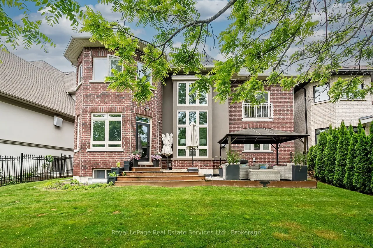 124 Paliser Court — photo 43