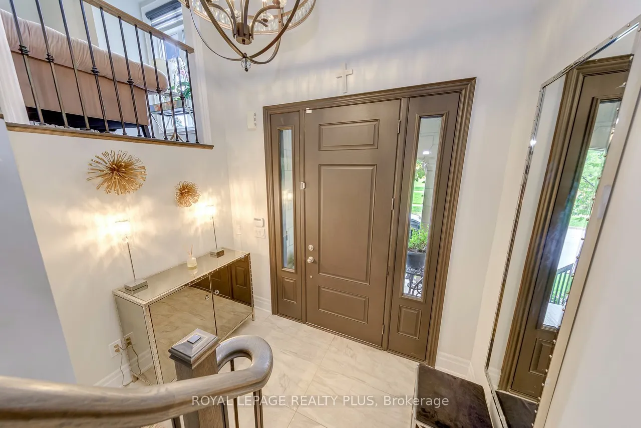 221 Hanover Street — photo 2