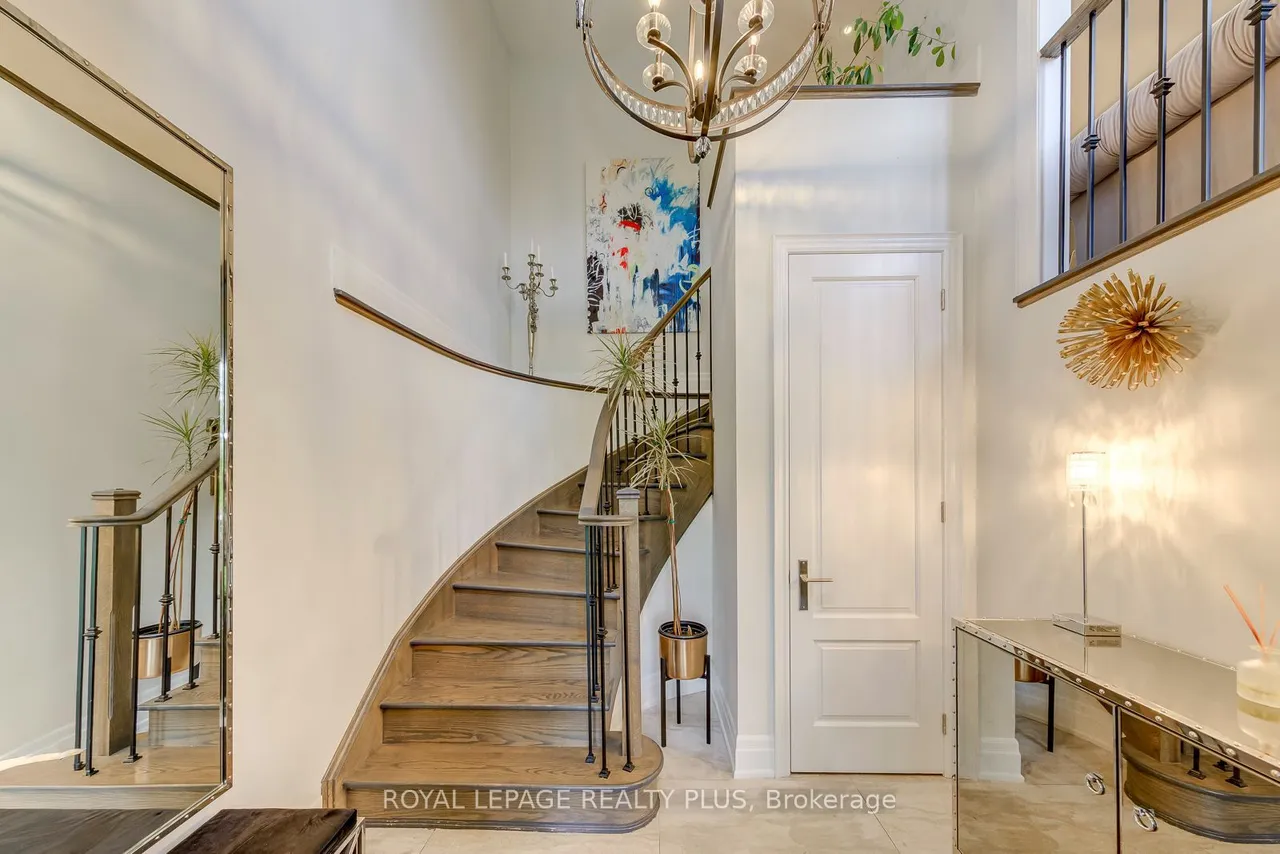 221 Hanover Street — photo 3