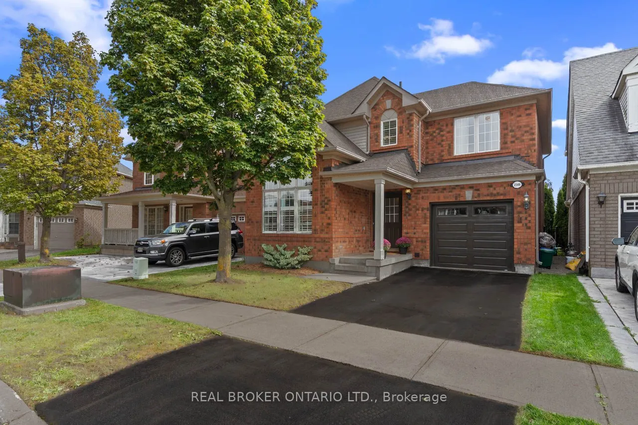 2349 Falkland Crescent — photo 41