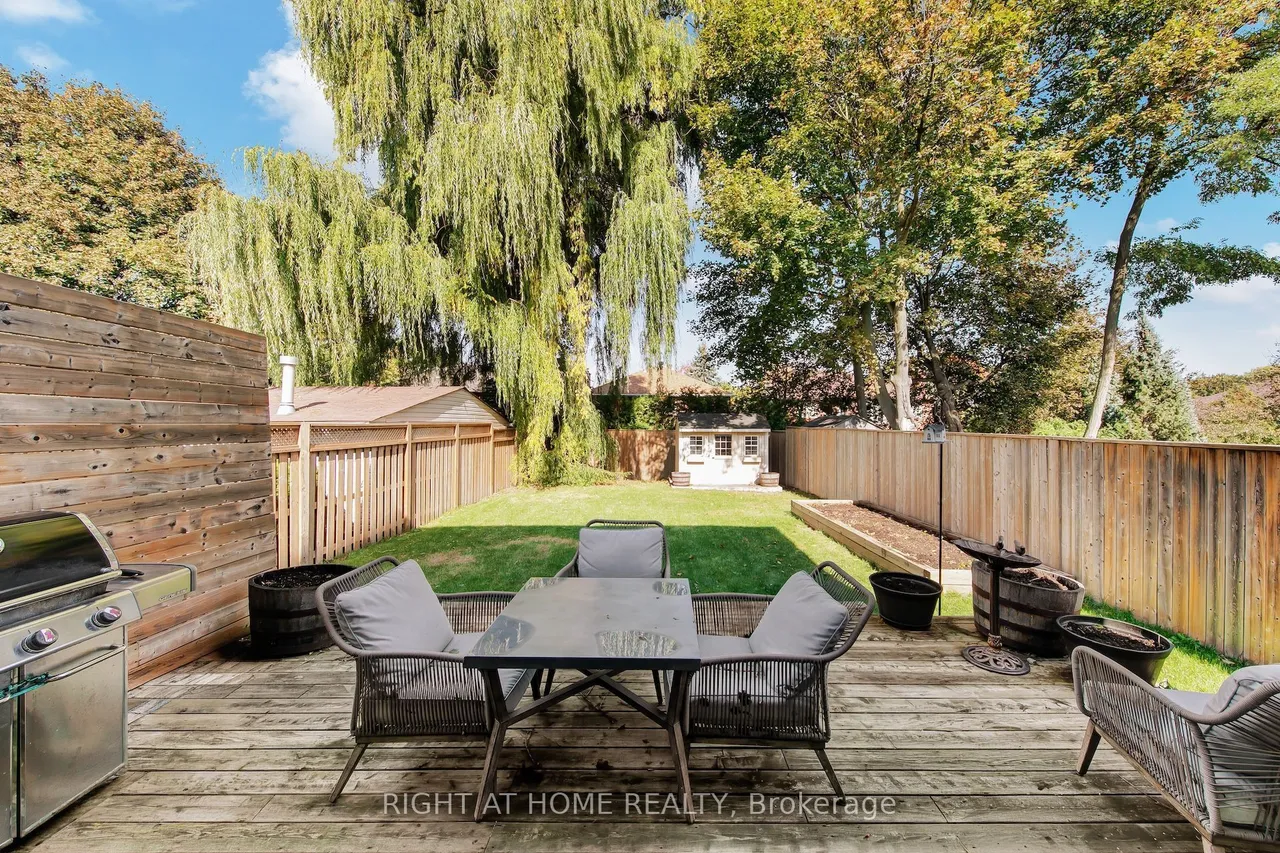 1017 Lorne Park Road — photo 49