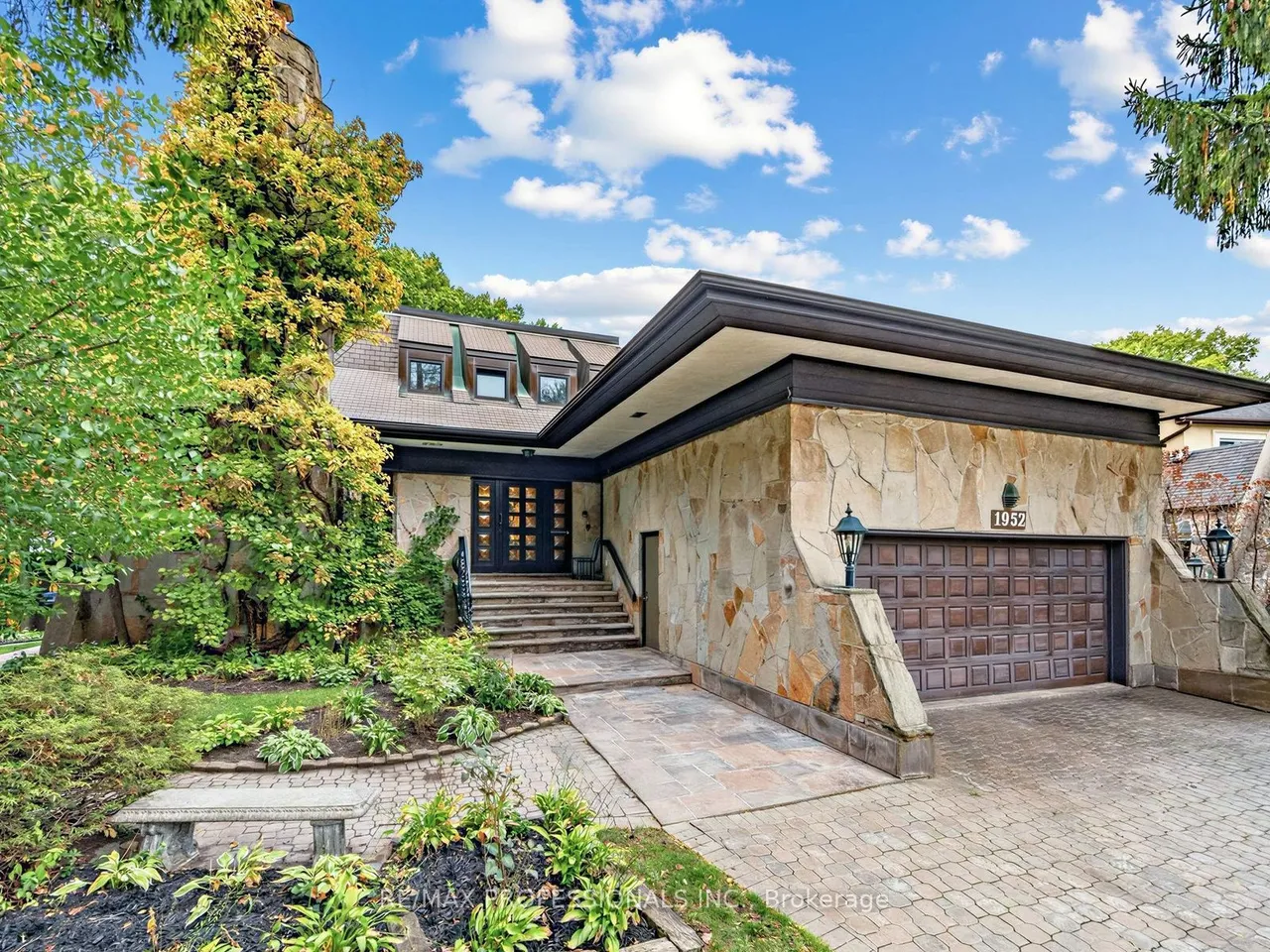 1952 Lapad Court — photo 2