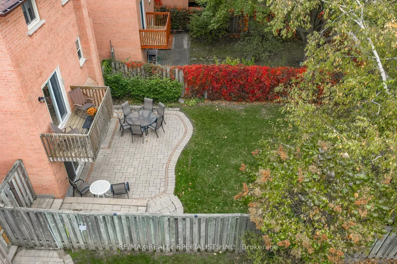 1027 Serdica Court — photo 35