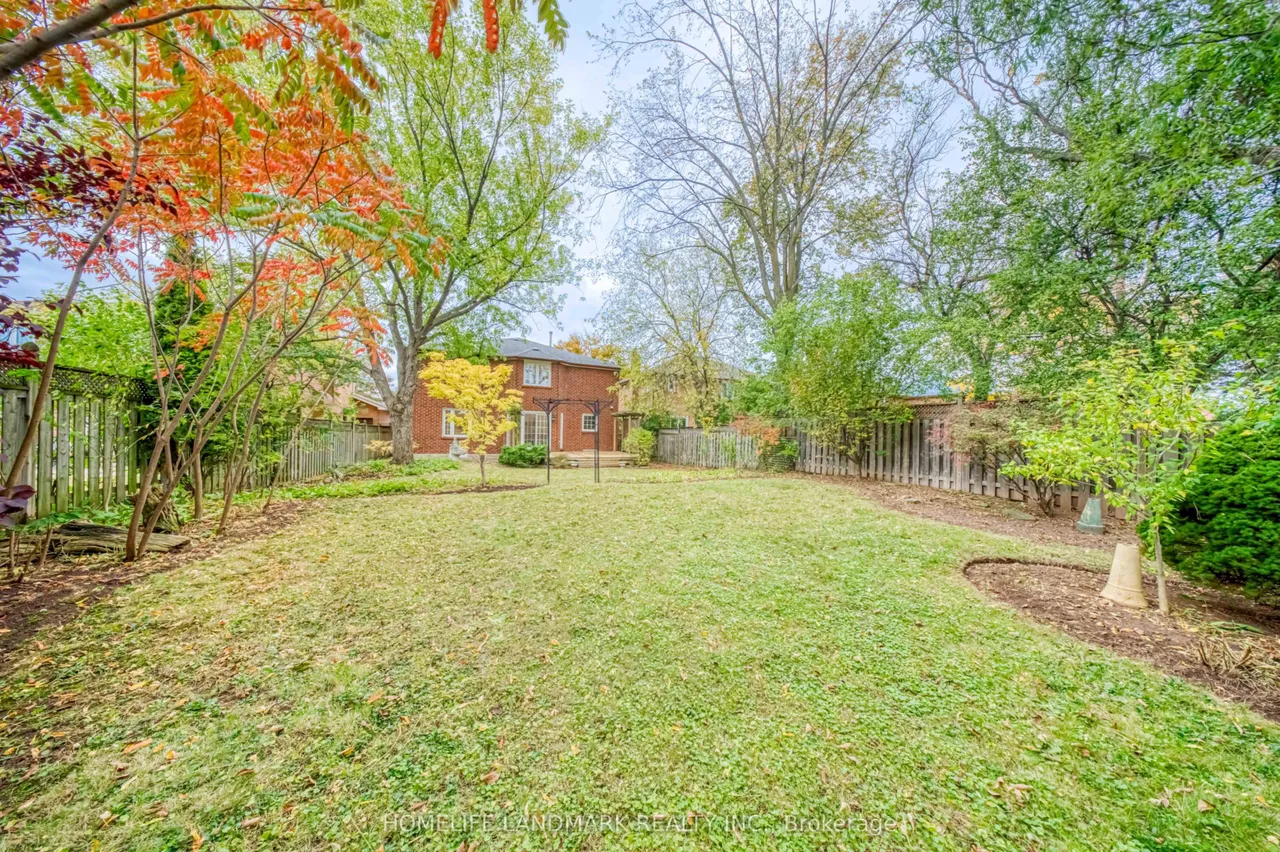 1323 Greenwood Crescent — photo 42