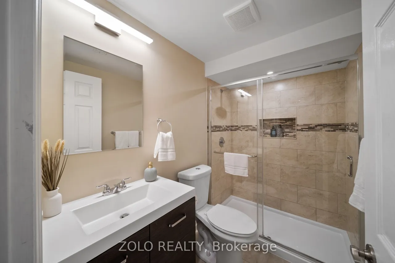 6911B Hickling Crescent — photo 38