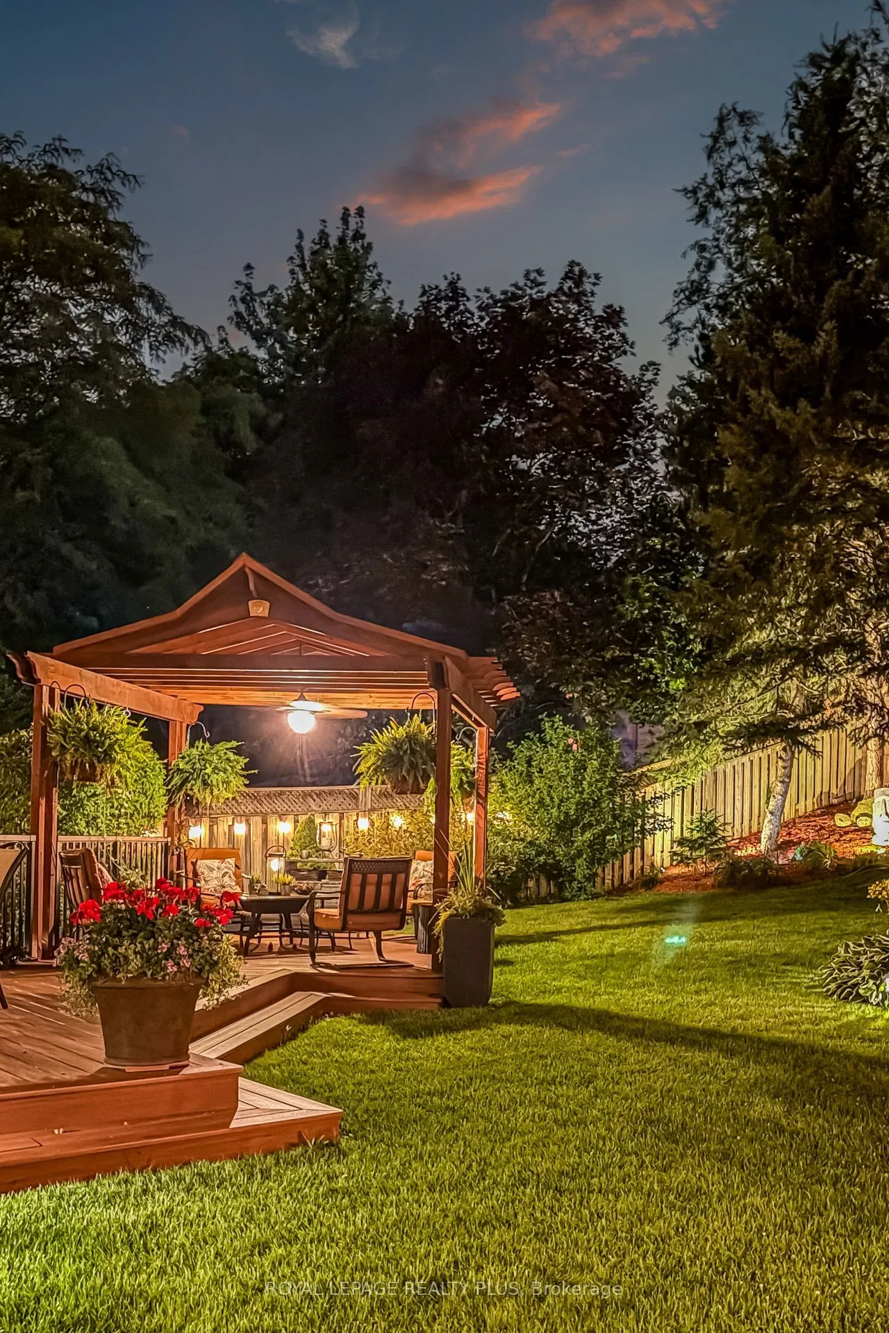 1459 Ravensmoor Crescent — photo 49