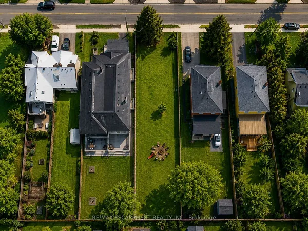 19 Broadview Avenue