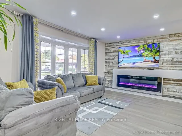1179 Queens Avenue — photo 2