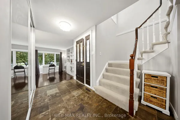 1108 Edgehill Place — photo 2