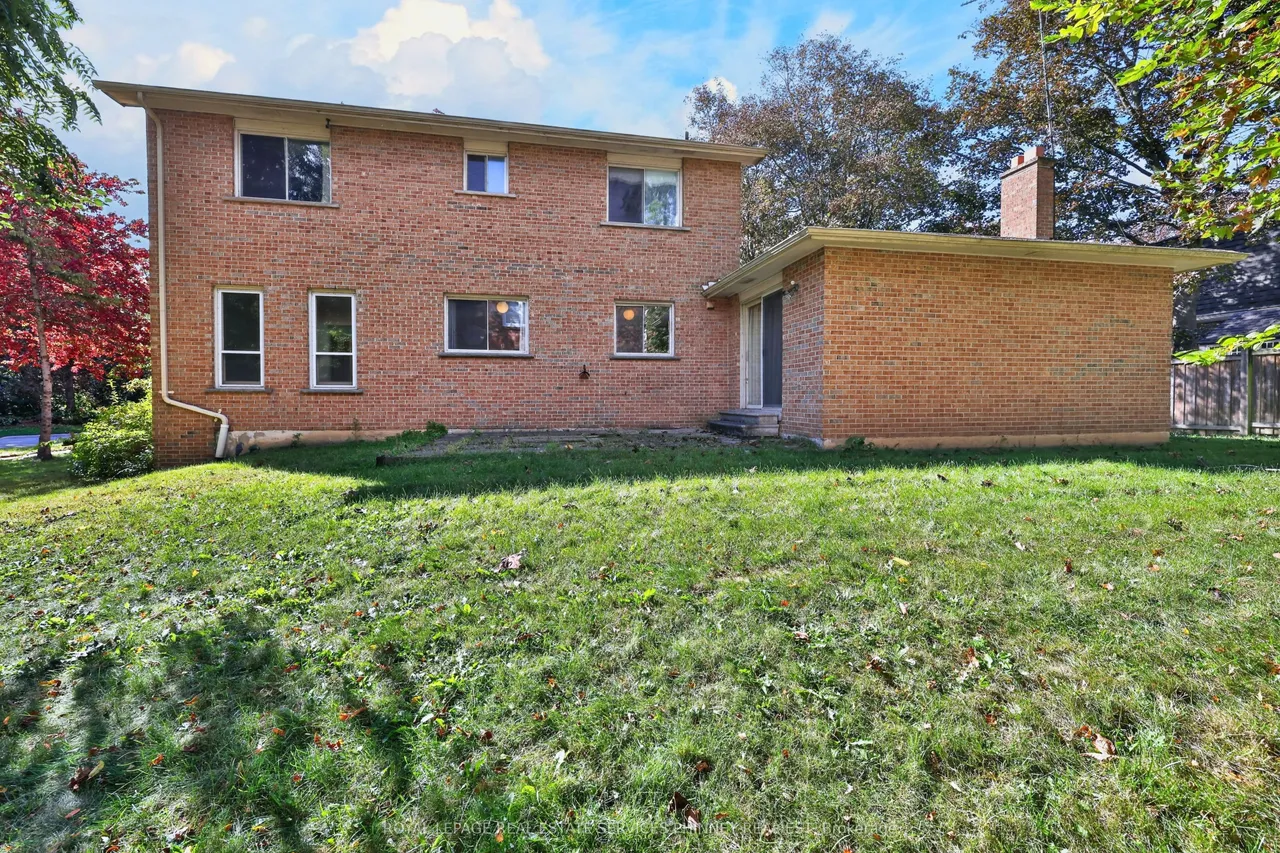 1353 Bunsden Avenue — photo 25