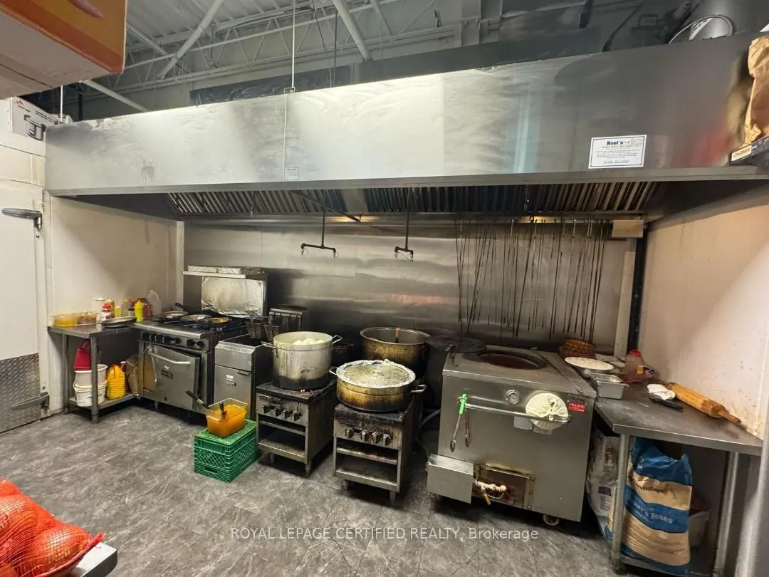 7205 Goreway Drive, Unit 19 — photo 9