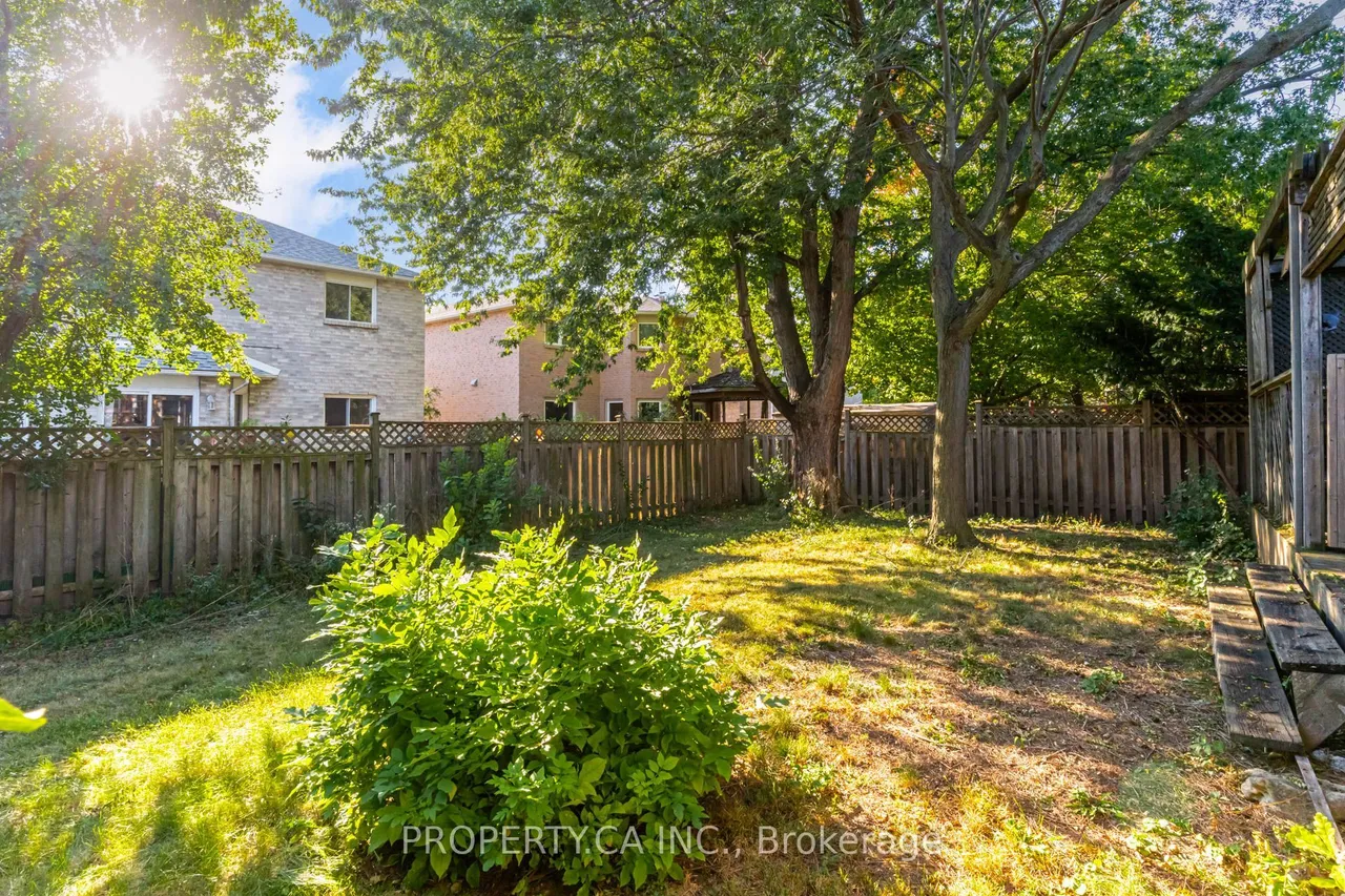 411 Freeman Crescent — photo 49
