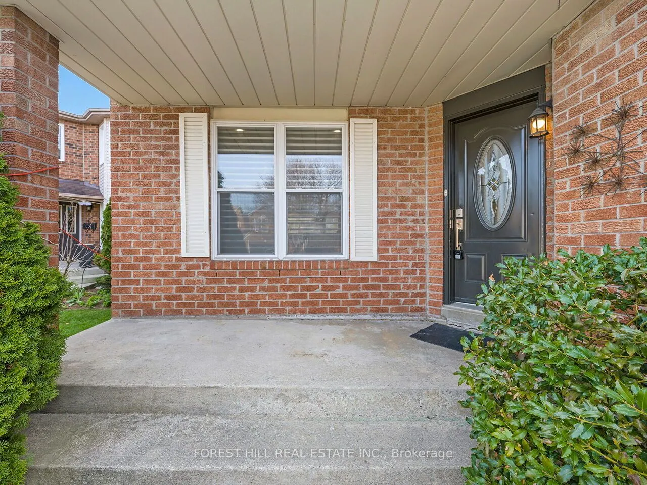 4174 Rossland Crescent — photo 3