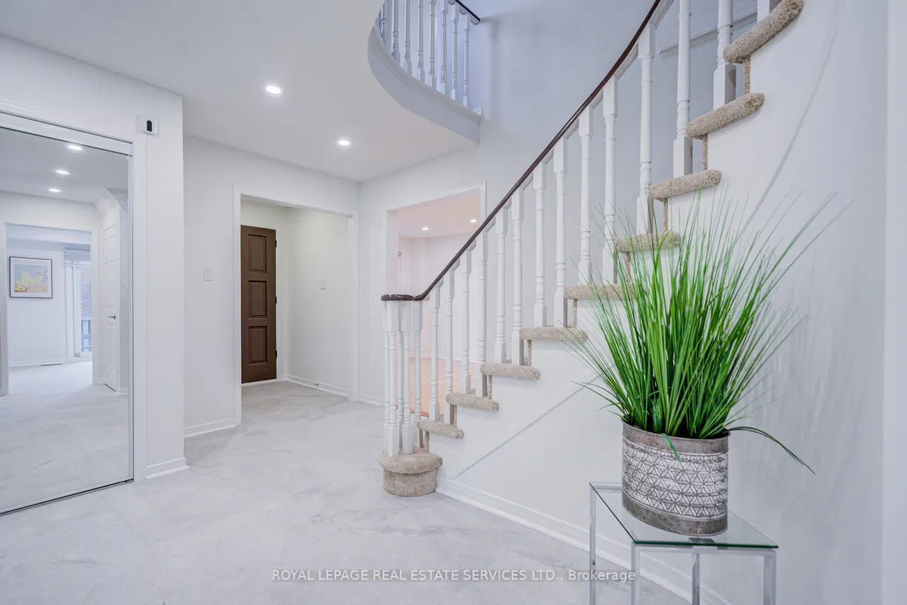796 Buckingham Court — photo 3