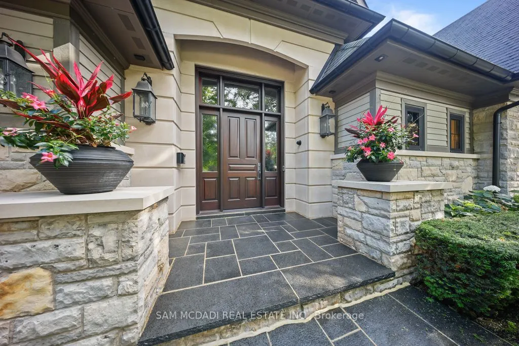 1206 Wildfield Crescent — photo 2
