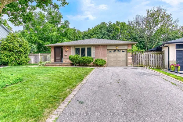 28 Osborne Crescent — photo 2