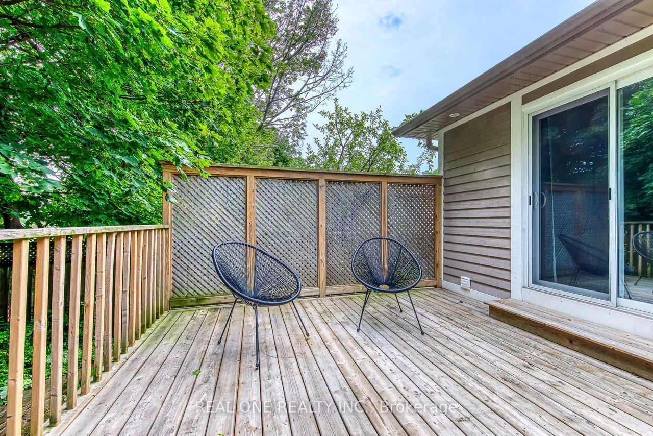 28 Osborne Crescent — photo 49