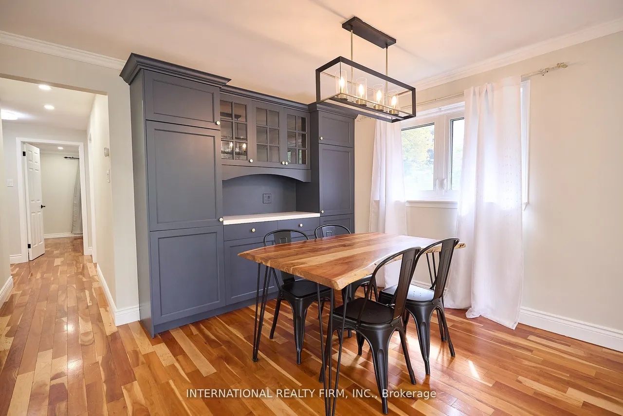 2292 Devon Road — photo 3