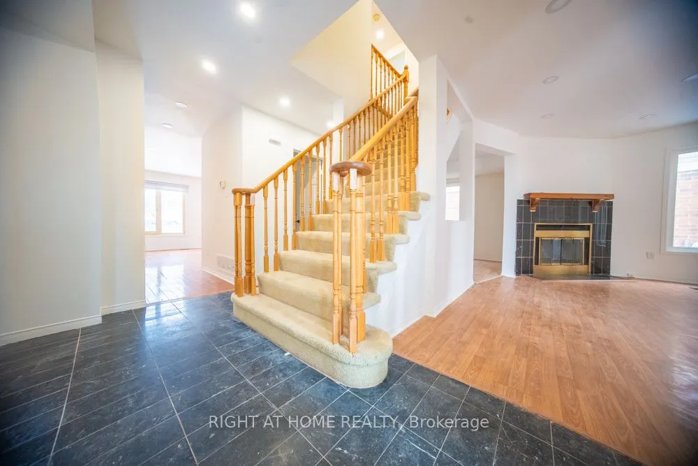 3932 Rushton Crescent — photo 3