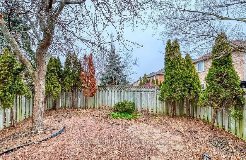 2093 Shorncliffe Boulevard — photo 30