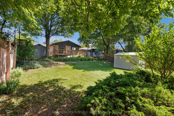 18 Osborne Crescent — photo 2