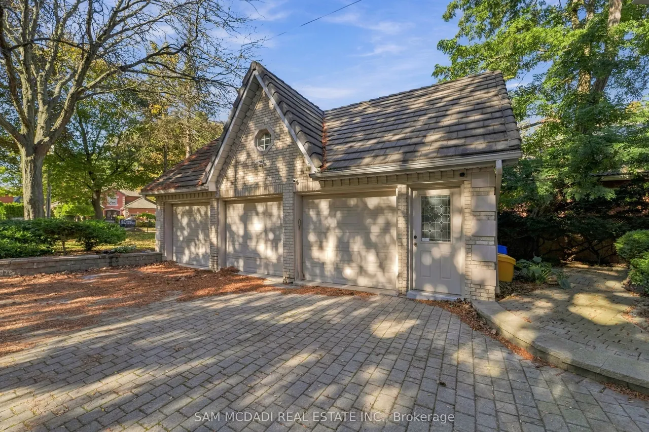 2480 MISSISSAUGA Road — photo 3