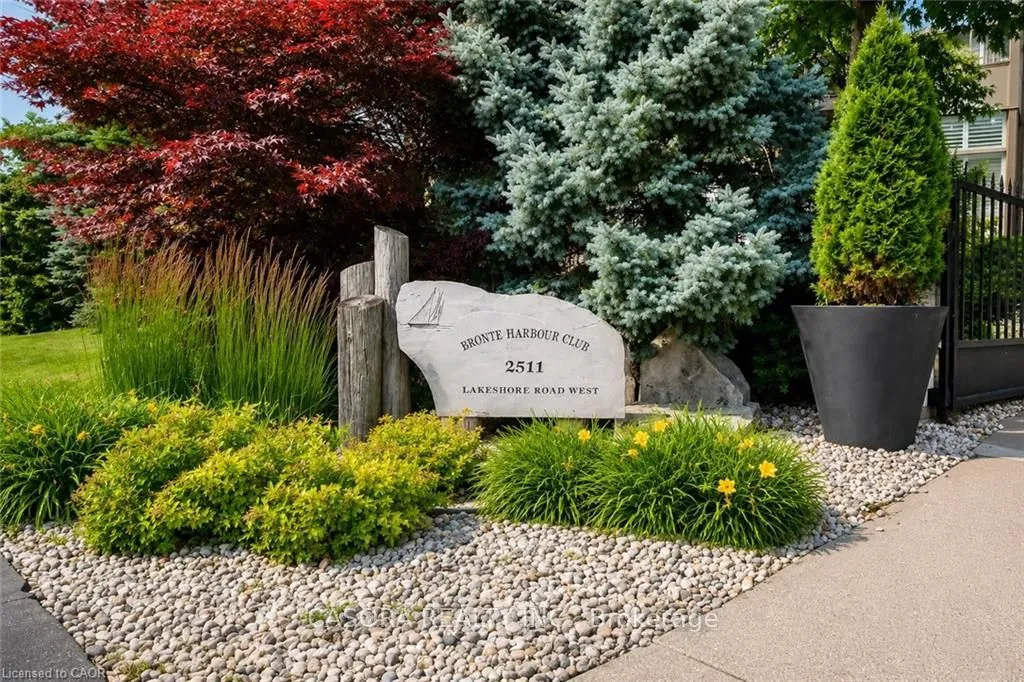 2511 Lakeshore Road W, Unit 216