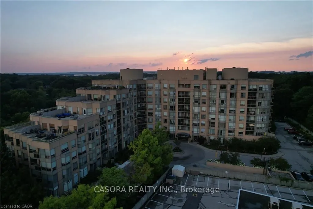 2511 Lakeshore Road W, Unit 216 — photo 2