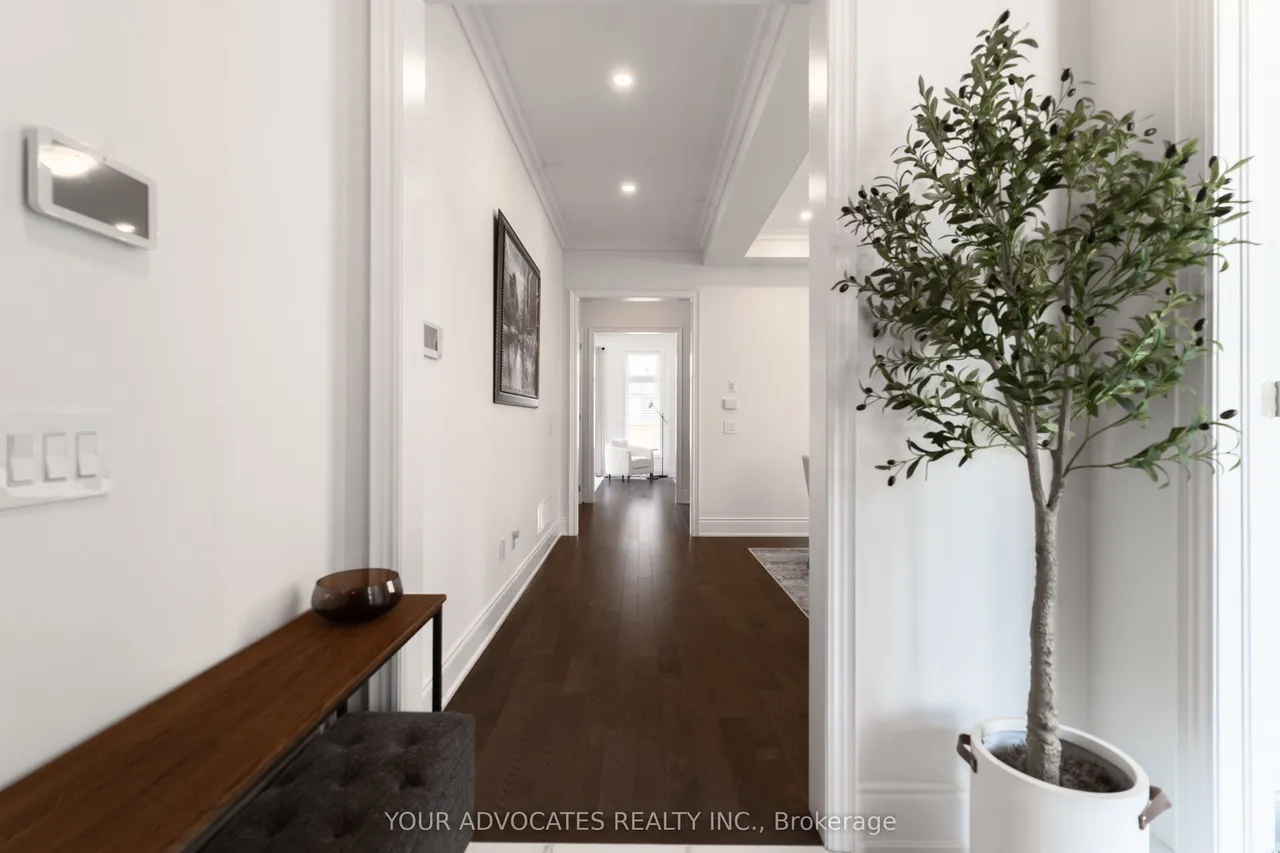 1390 Queens Plate Road — photo 3